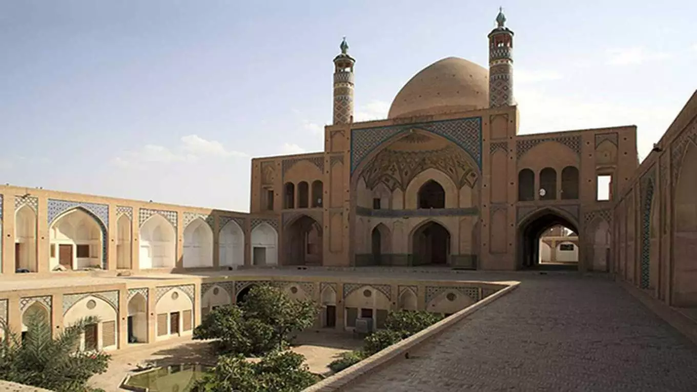 عکس مسجد آقا بزرگ